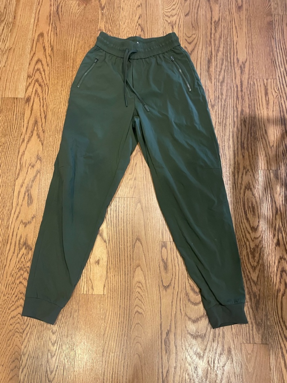 Athleta women’s Olive Drawstring Joggers